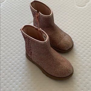 Carter’s sparkle boots